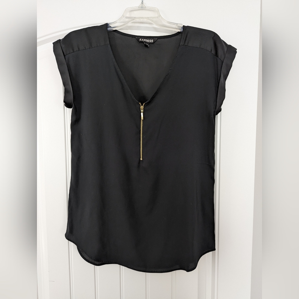 Black Express Zip Top
